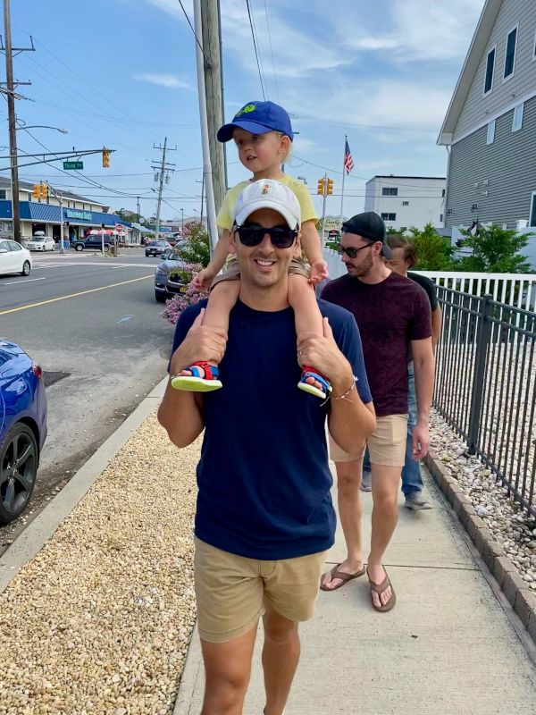 Shoulder Ride